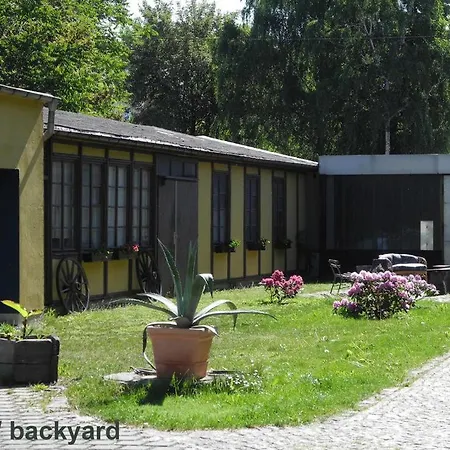 Kangaroo-stop Hostel